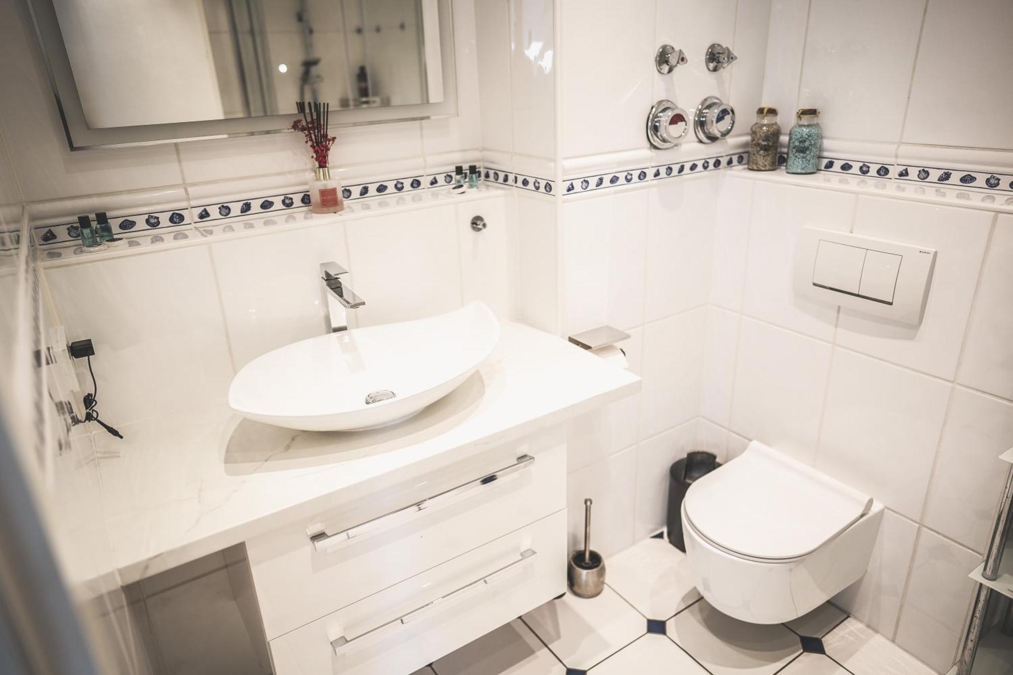 Luxus Maisonette Wohnung Am See, Wehome Premium Sankt Leon-Rot Bagian luar foto