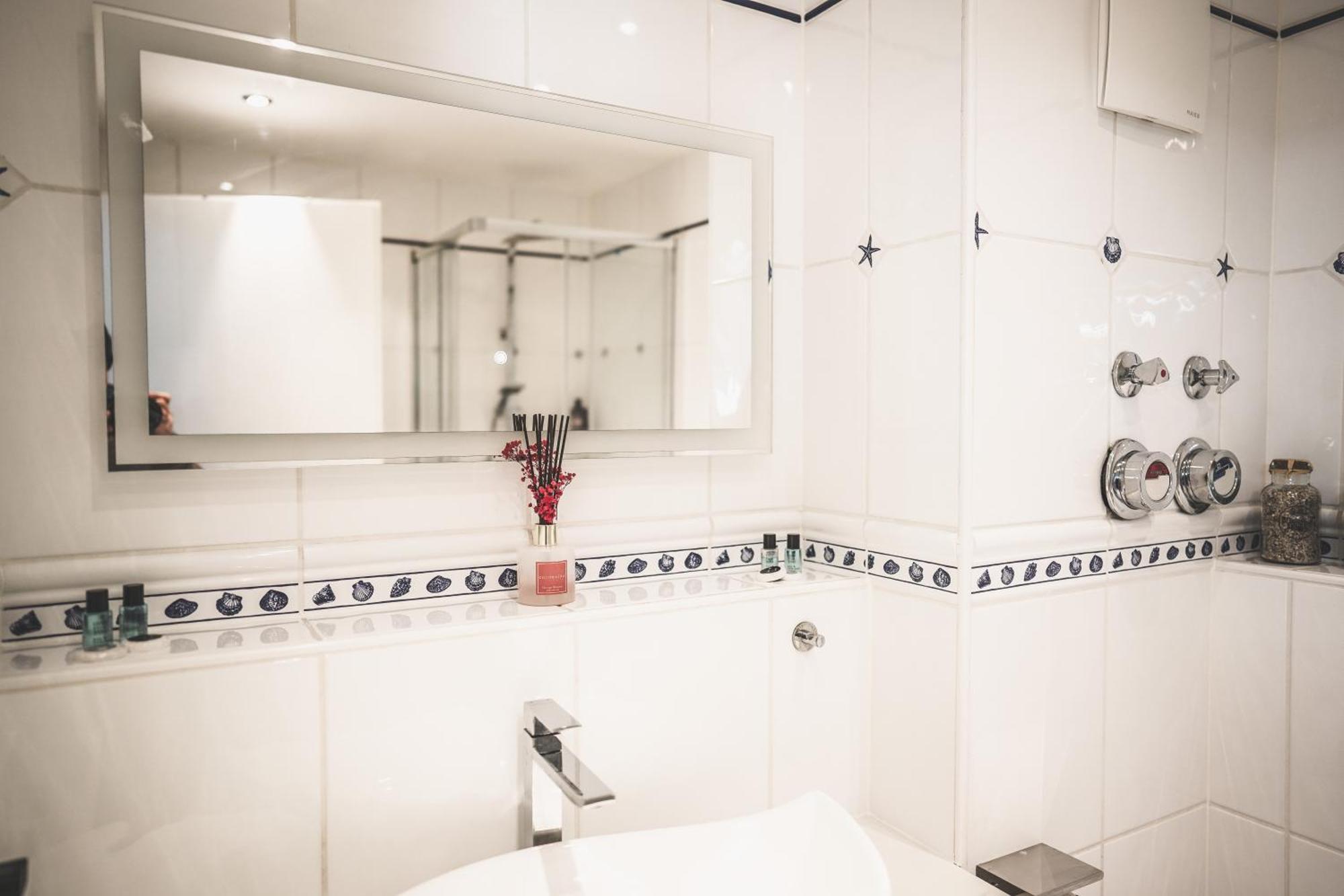 Luxus Maisonette Wohnung Am See, Wehome Premium Sankt Leon-Rot Bagian luar foto